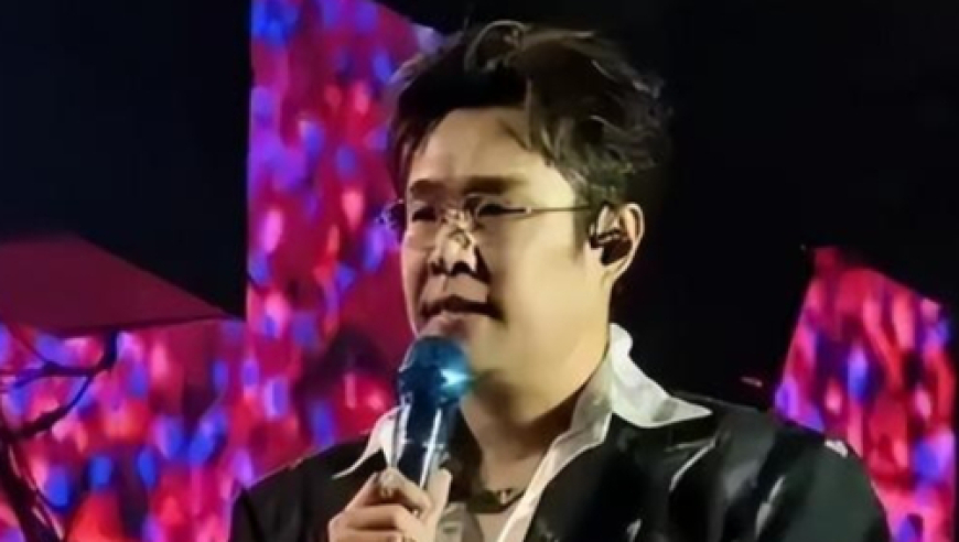 萌娃羊圈里被小羊羔“围攻”,新澳门开彩管家婆最准内部资料大全,前瞻性战略落实探讨_终极版V9.82